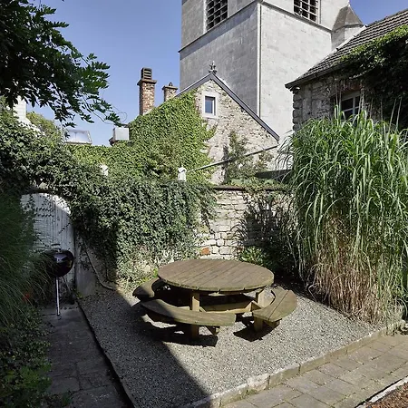 Holiday home Delightful In With Garden